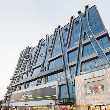Collection O Hotel Alice Ahmedabad Ngoại thất bức ảnh