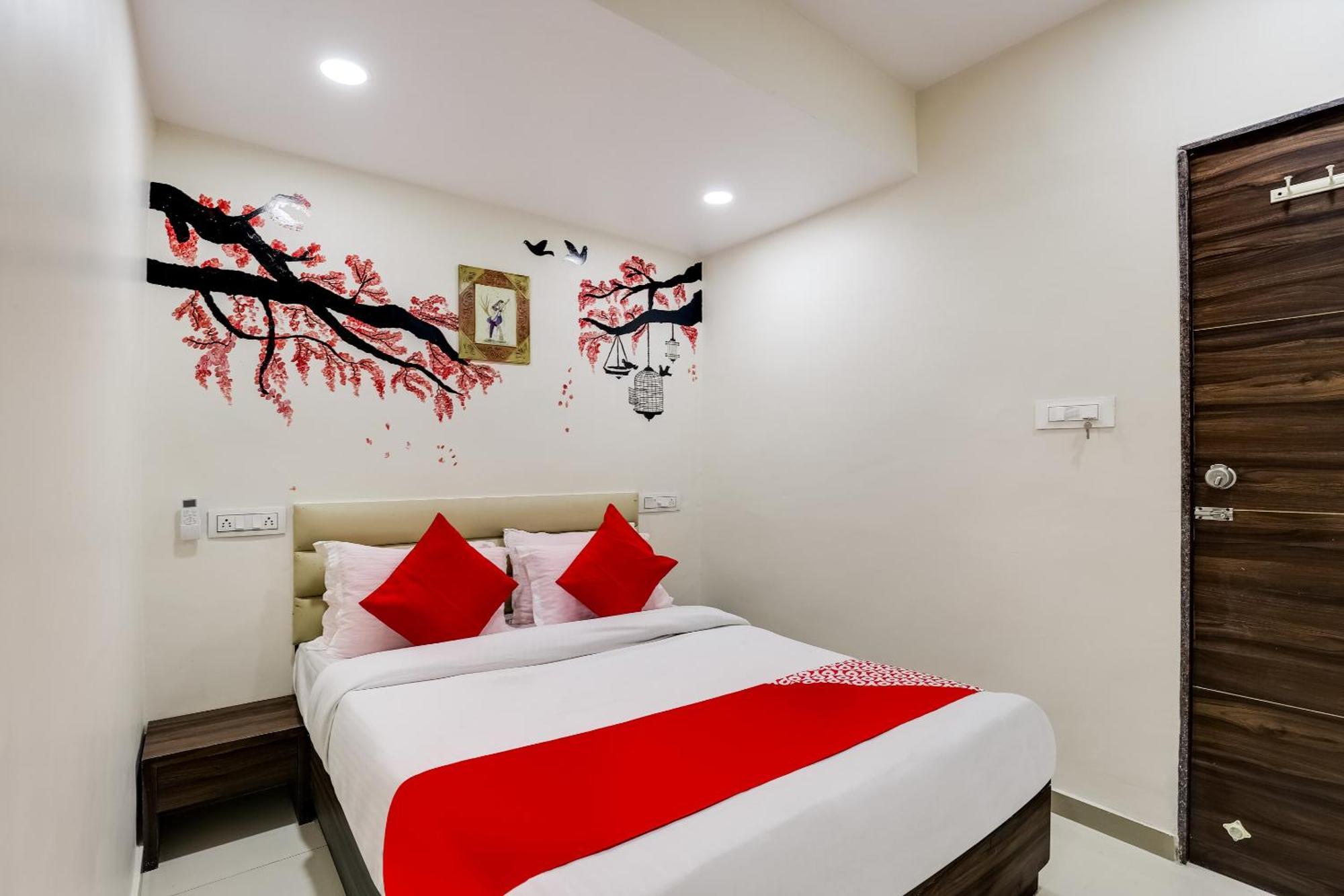 Collection O Hotel Alice Ahmedabad Ngoại thất bức ảnh