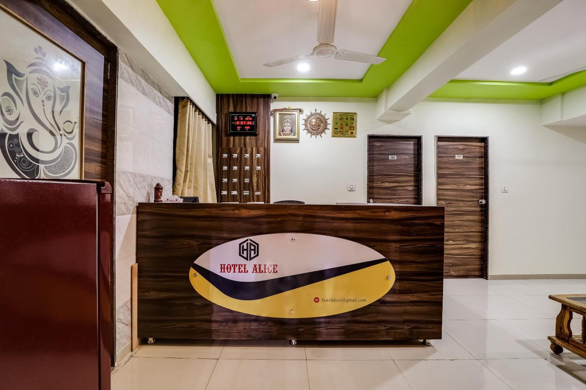 Collection O Hotel Alice Ahmedabad Ngoại thất bức ảnh