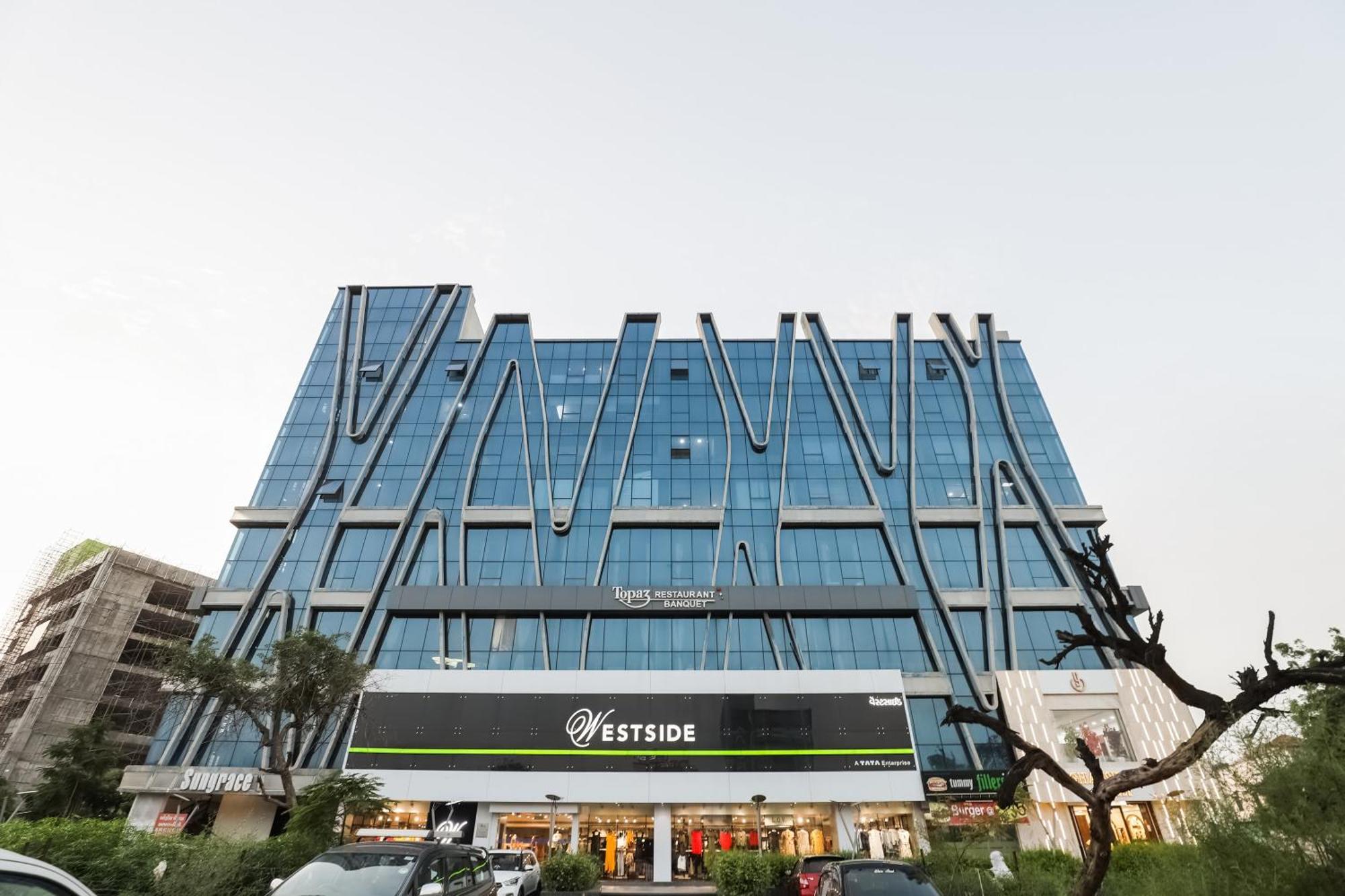 Collection O Hotel Alice Ahmedabad Ngoại thất bức ảnh
